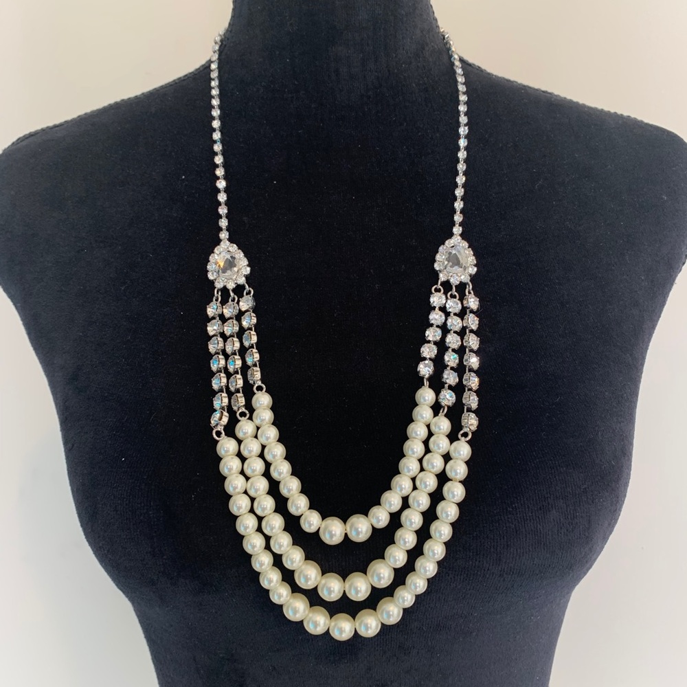 BCBG Necklace-NWOT
